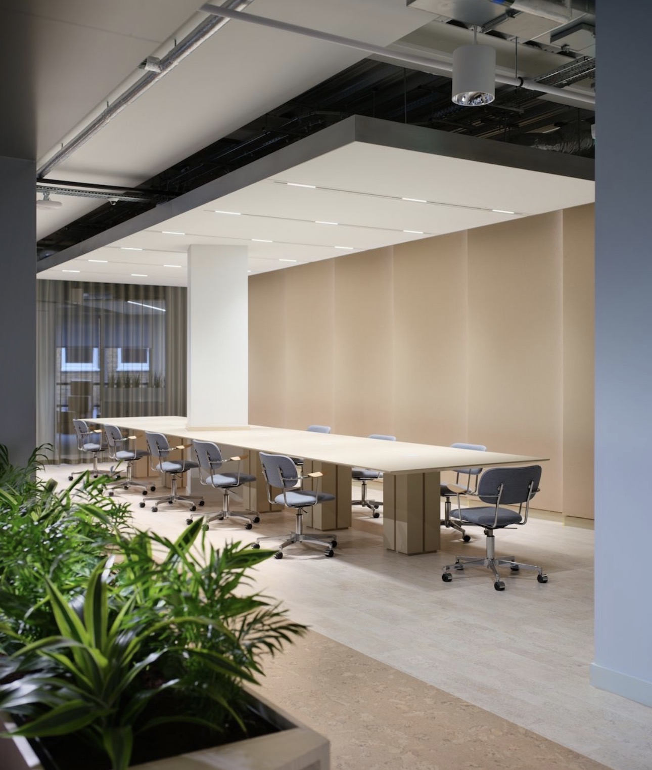 BW New HQ boardroom with SEAM 100mm flush channel